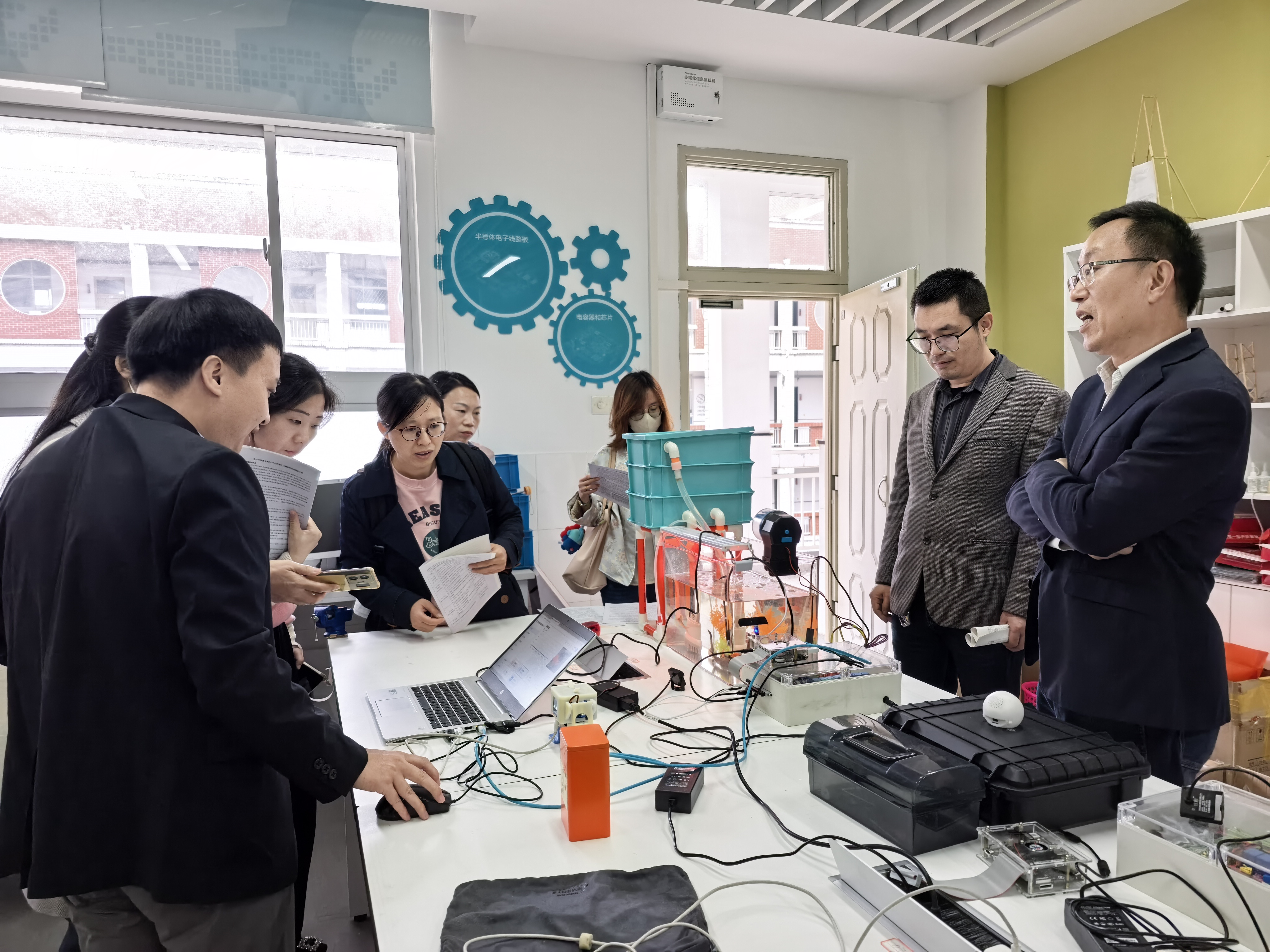 图2 参观.jpg 图2 参观.jpg